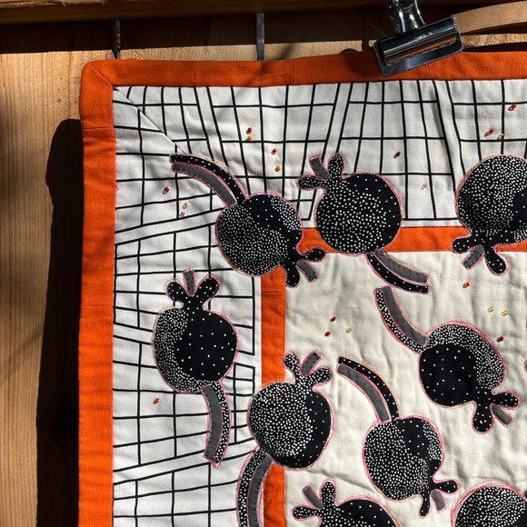 Handmade Quilt "Pomegranates Gone Wild" Black & Orange MCM White beads 36 x 31" - Picture 6 of 13